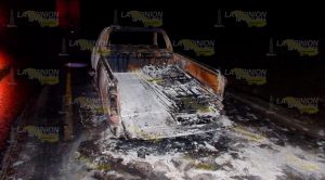 Camioneta en llamas Camioneta Llamas