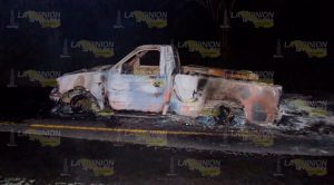 Camioneta en llamas Camioneta Llamas