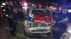 Chocan taxi y camioneta en la entrada al Anclón Chocan Taxi Camioneta Entrada Anclón