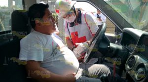 Choque entre camionetas deja cuantiosos daños Choque Camionetas Cuantiosos Daños