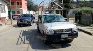 Choque entre camionetas deja cuantiosos daños Choque Camionetas Cuantiosos Daños