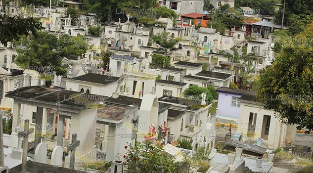 Y en PR revendieron lotes del cementerio