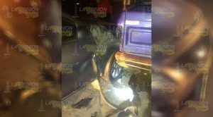 ¡Se estrelló contra una camioneta estacionada! Estrelló Contra Camioneta Estacionada