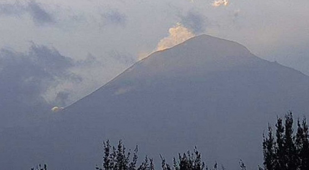 Popocatépetl registra 3 sismos volcánicos y una explosión