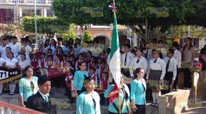Conmemoran el día de la bandera