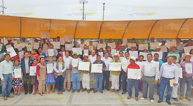 Dan certeza jurídica a ejidos de Coatzintla