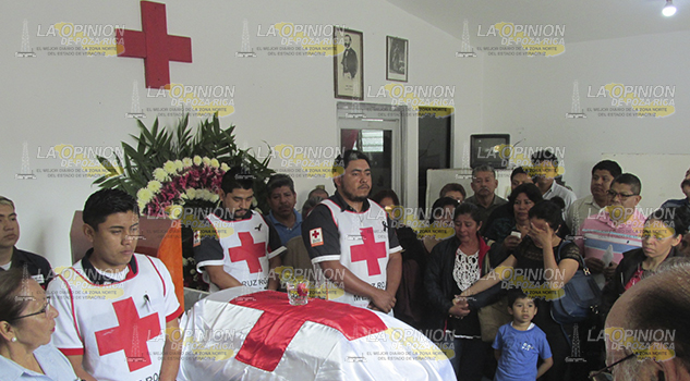 Emotivo homenaje de despedida al fundador de Cruz Roja Álamo.