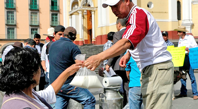 Lecheros dan ultimátum de 48 horas para autorizar aumentos