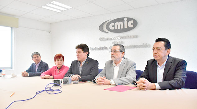 Gobiernos federales, estatales y municipales no invierten en obra pública: CMIC