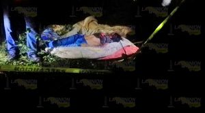 Mueren tres en volcadura