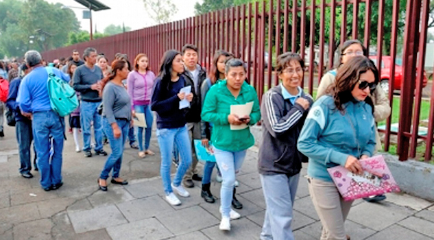 El 40 por ciento de los estudiantes elige mal su carrera: Encuesta