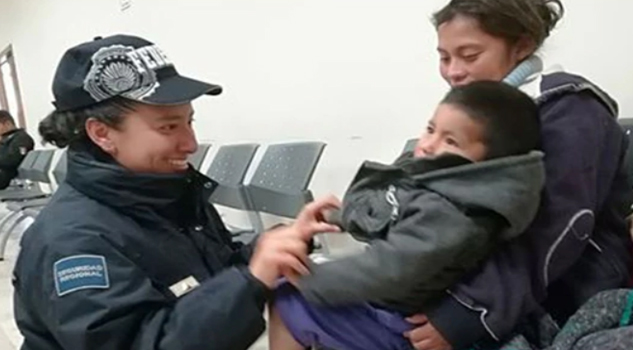 Robaron una camioneta en la que estaba dormido un niño de tres años