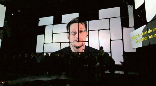 Edward Snowden reconoce a Diego Luna y Luis Gerardo Méndez por su obra “Privacidad"