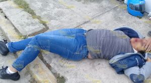 Mujer embestida por camioneta fantasma