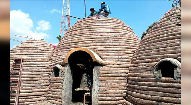 Estas casas de arcilla y cal con forma de panal podrían soportar un sismo de hasta 10 grados