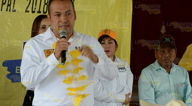 Alcalde se cruza de brazos Alcalde Cruza Brazos