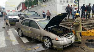 ¡Arde automóvil en Tuxpan! Arde Automóvil