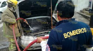 ¡Arde automóvil en Tuxpan! Arde Automóvil