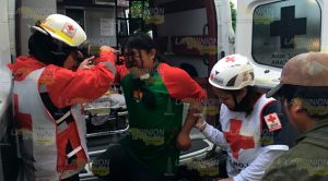 Borracho se ensarta una varilla en el cuello Borracho Ensarta Varilla Cuello