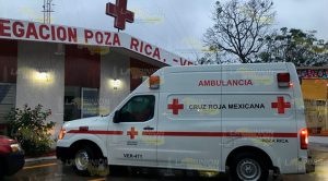 Borracho se ensarta una varilla en el cuello Borracho Ensarta Varilla Cuello