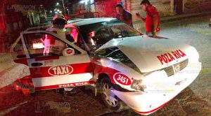 Choque de taxis deja dos personas lesionadas Choque Taxis Personas Lesionadas