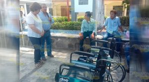 Entrega DIF Municipal sillas de ruedas a personas con discapacidad DIF Municipal Sillas Ruedas Personas Discapacidad