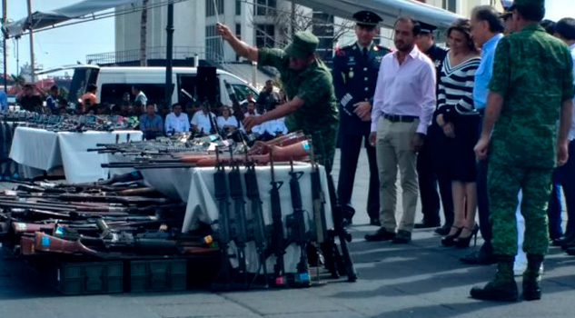 Destrucción de armas, suma de esfuerzos de autoridad judicial y militar Destruccion Armas Esfuerzos Autoridad Judicial Militar