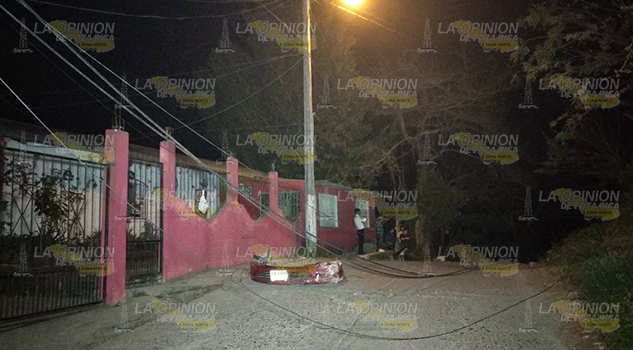 Impacta contra una banqueta