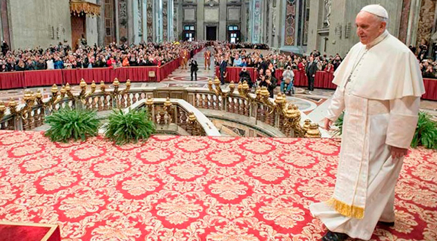 ‘Las mujeres son más valientes que los hombres’, afirma Papa Francisco