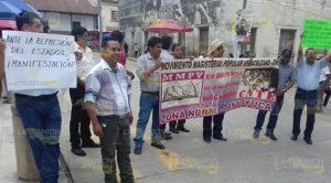 Se manifiestan maestros del MMPV-CNTE