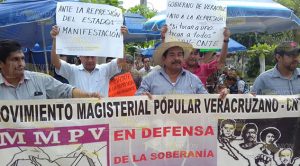 Se manifiestan maestros del MMPV-CNTE