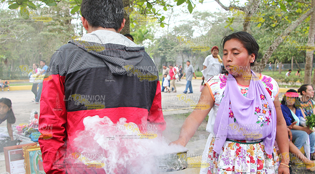 Muchos aún prefieren la medicina tradicional