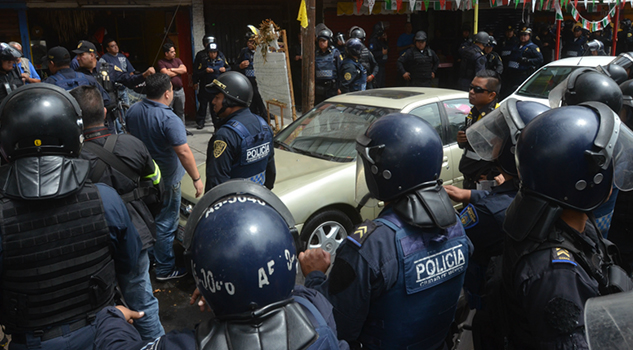 Ahora los policías podrán revisarte o a tu auto sin orden judicial... y será legal