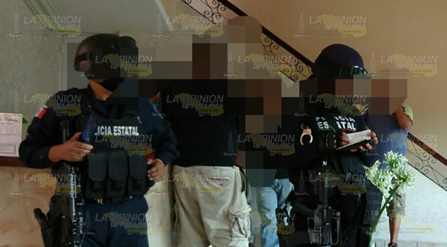 ¡Rescatan a personas secuestradas!