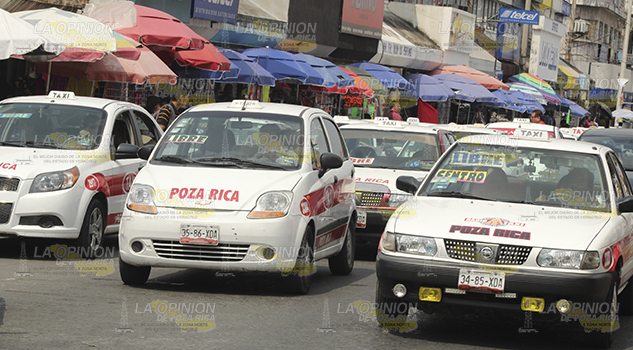 Taxistas asfixian la ciudad