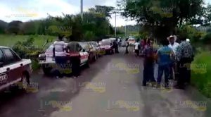 Bloquean Carretera Chaparrales
