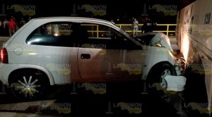 Fuerte Choque Entre Urbano Automóvil