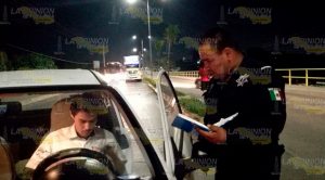 Fuerte Choque Entre Urbano Automóvil