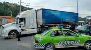 Pierde carga de cerveza en el libramiento Pierde Carga Cerveza Libramiento