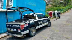 Vuelca Camioneta Carga