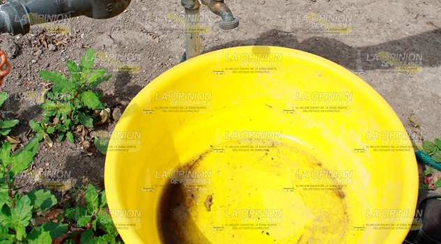 Se quejan de la CAEV , reciben agua sucia