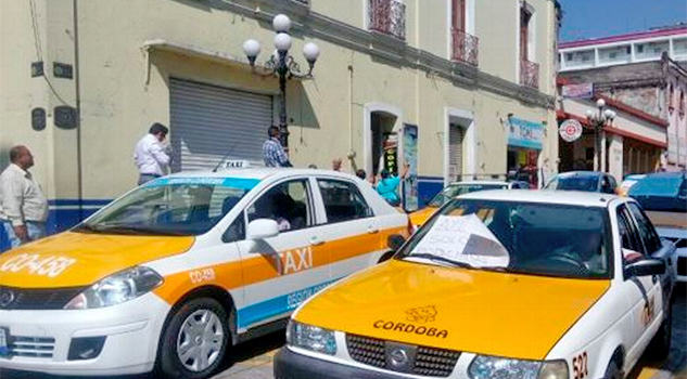 Taxistas de Córdoba solicitan prorroga para el reordenamiento vehicular