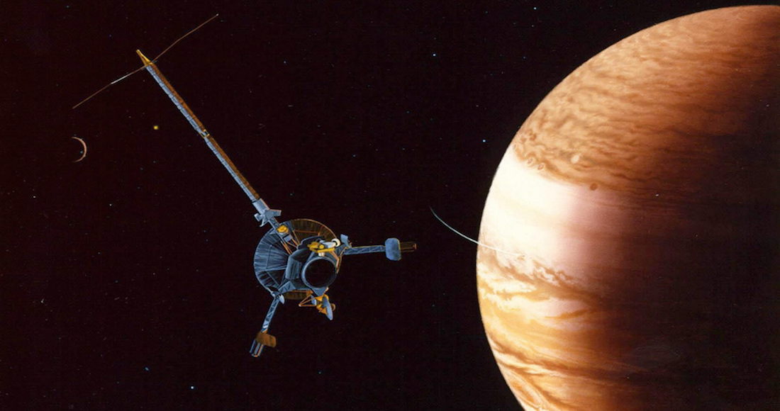 Una luna de Jupiter, donde fueron descubiertos géiseres, podría ser capaz de albergar vida: NASA