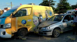 Accidente Tuxpan Entre Camioneta Automóvil