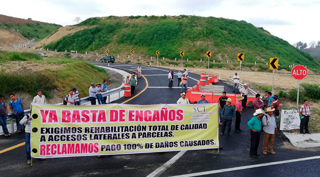 Bloquean Autopista Totomoxtle
