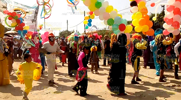 Desfile turístico y de carnaval Desfile Turístico Carnaval