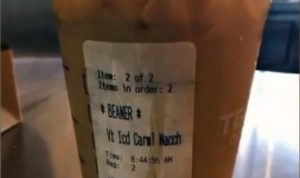 Empleada de Starbucks escribe "frijolero" en café de inmigrante Empleada Starbucks Escribe Frijolero Café Inmigrante