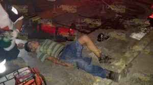 Jóvenes motociclistas son embestidos por camioneta Jóvenes Motociclistas Embestidos Camioneta