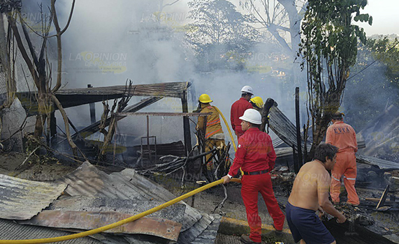 Familia se queda sin patrimonio, dos niñas a punto de morir