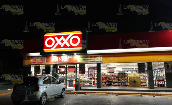 Atracan otro Oxxo